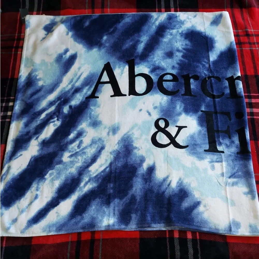 Abercrombie Kids Beach towel NWT